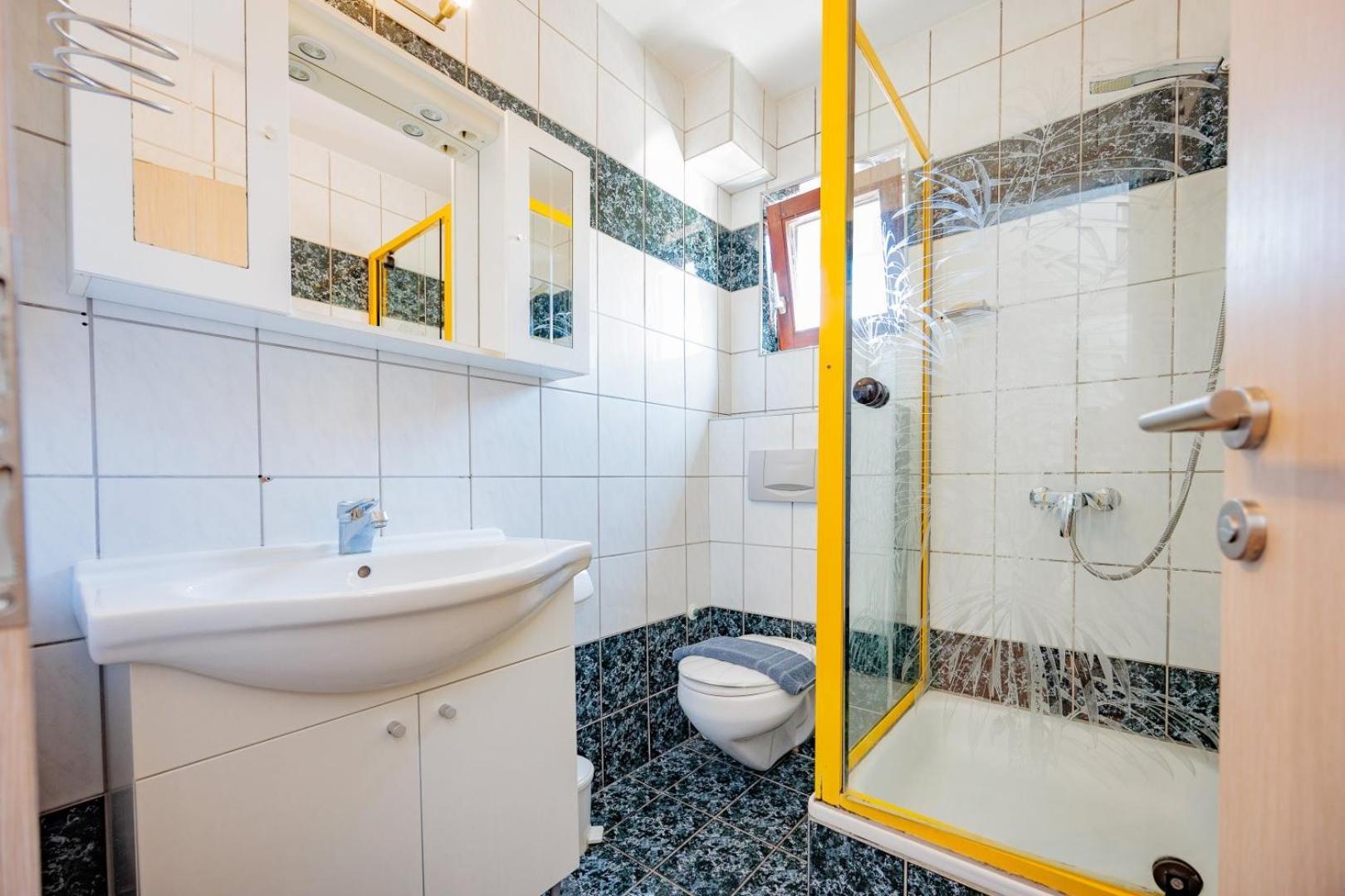 Crowonder Lucky Holiday House With Pool And Patio 30 Meters From The Beach Zadar Exterior foto