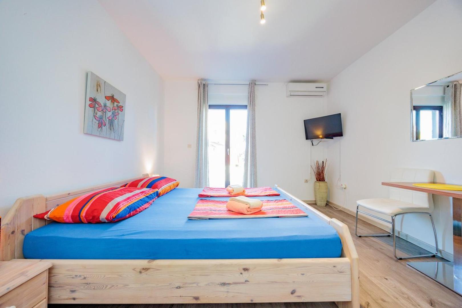 Crowonder Lucky Holiday House With Pool And Patio 30 Meters From The Beach Zadar Exterior foto
